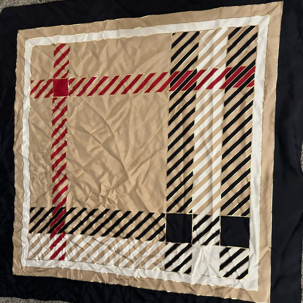 Burberry Silk Scarf🚨Price reduced🚨